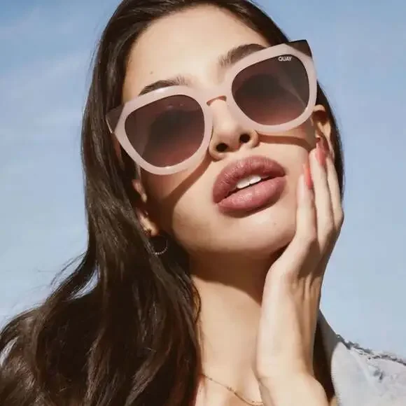 Quay Australia Noosa Pink Brown Cat Eye Fade Sunglasses RARE Amazon.com: Quay Women main image 3